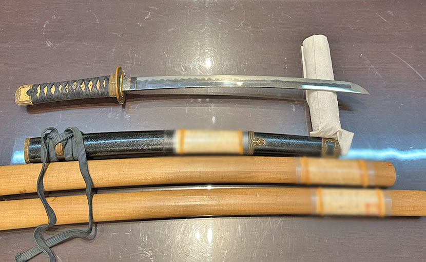 刀 在銘 1振 脇差 在銘 1振 拵入 無銘 1振